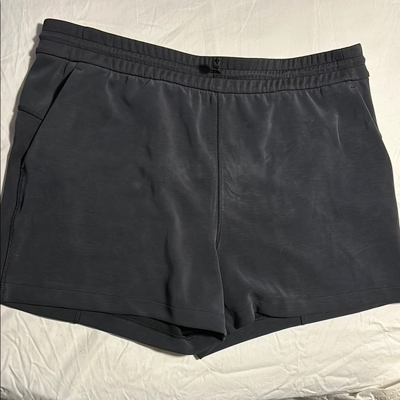 Lululemon softstreme high-rise 4” short - Picture 1 of 2